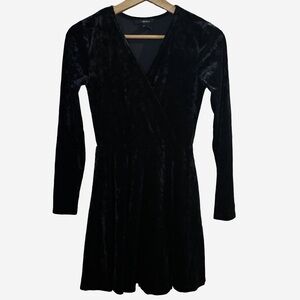 Forever 21 Black Velvet Long Sleeve Dress